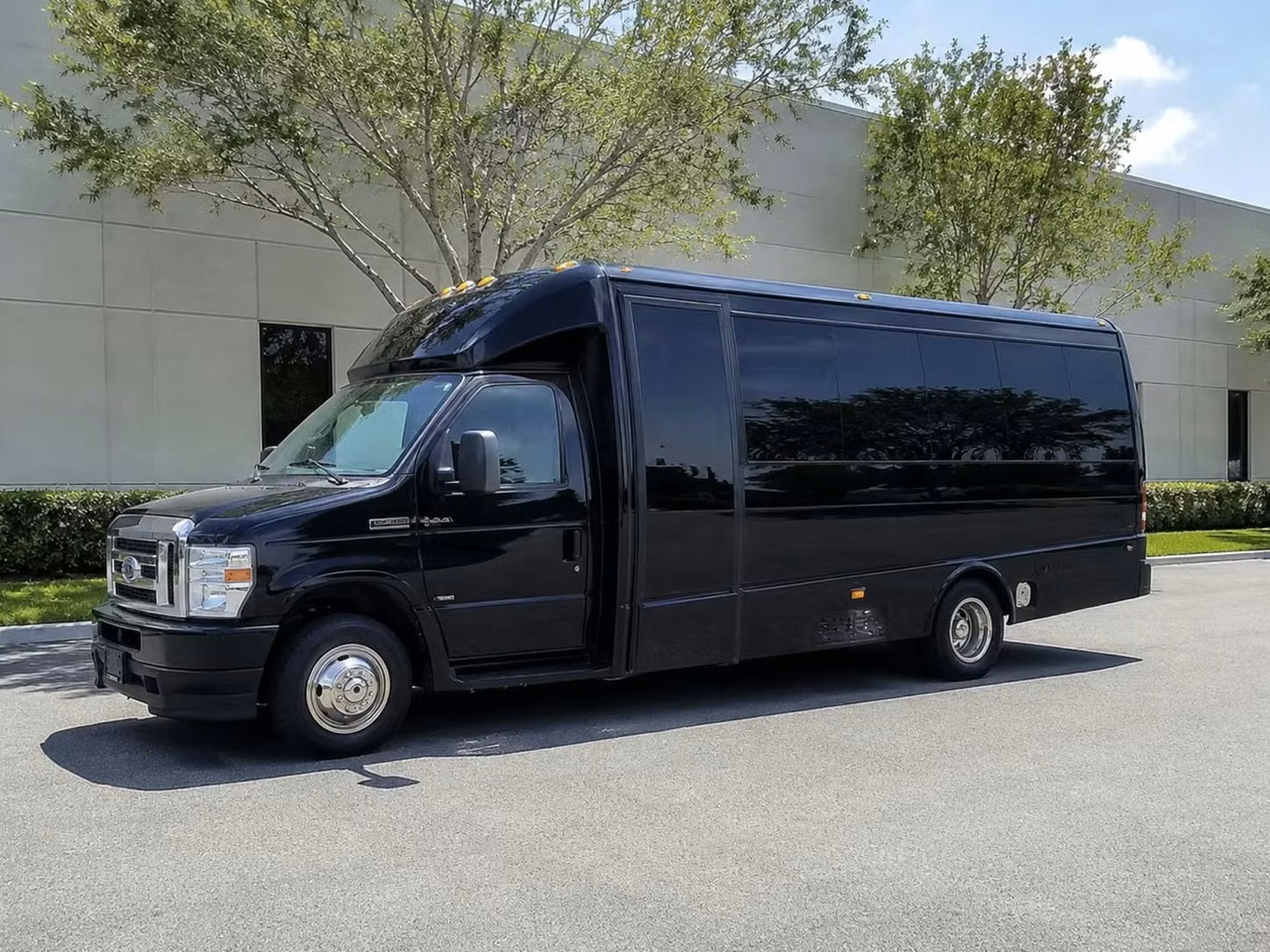 east point 18 passenger minibus rental